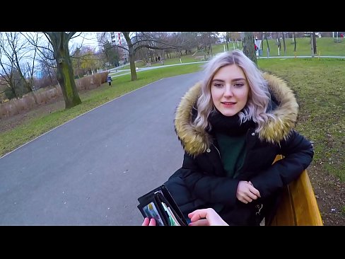 ❤️ Ingoia la sborra calda di uno sconosciuto per soldi - pompino nel parco di Eva Elfie ❤️ Video di sessoal it.recetasketo.top ❌